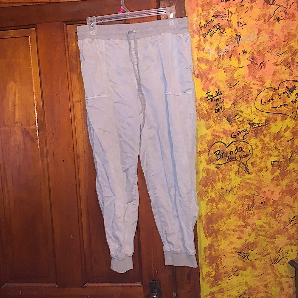 Tan drawstring cargo capris,